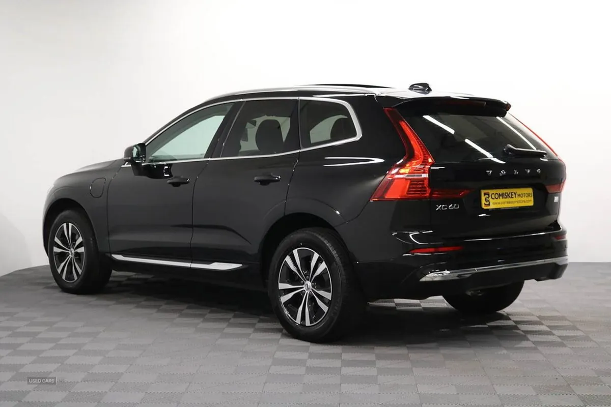 Volvo XC60 h T6 Core - Image 4
