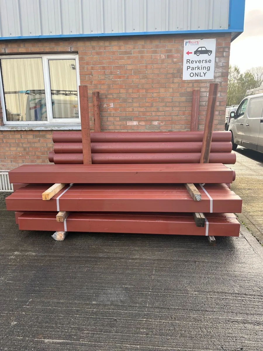 Gate posts (steel piping) - Image 1