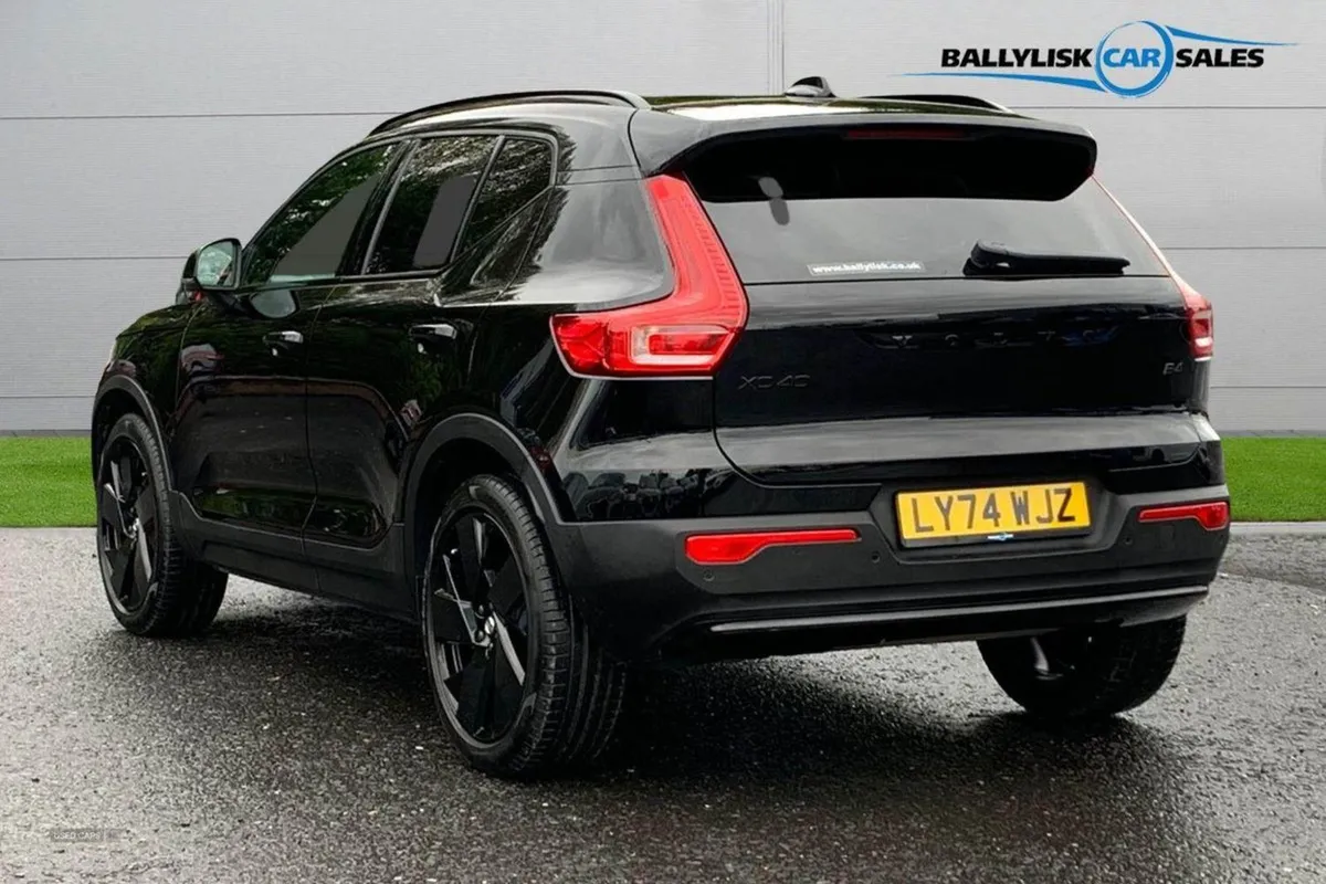 Volvo XC40 2.0 197PS B4 Mhev Plus Black Edition A - Image 2