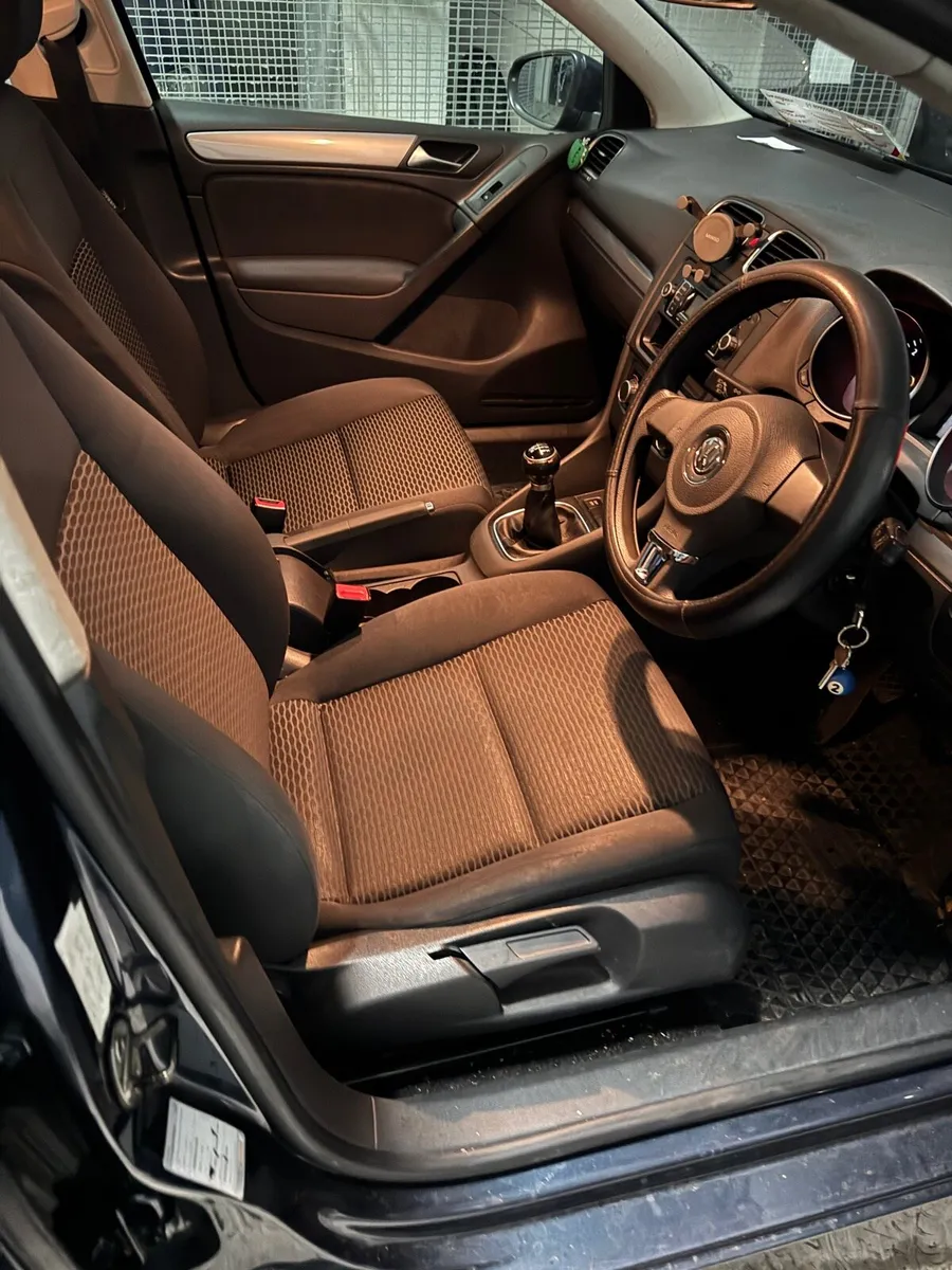 VW Golf TDI 1.6 2010 - Image 1