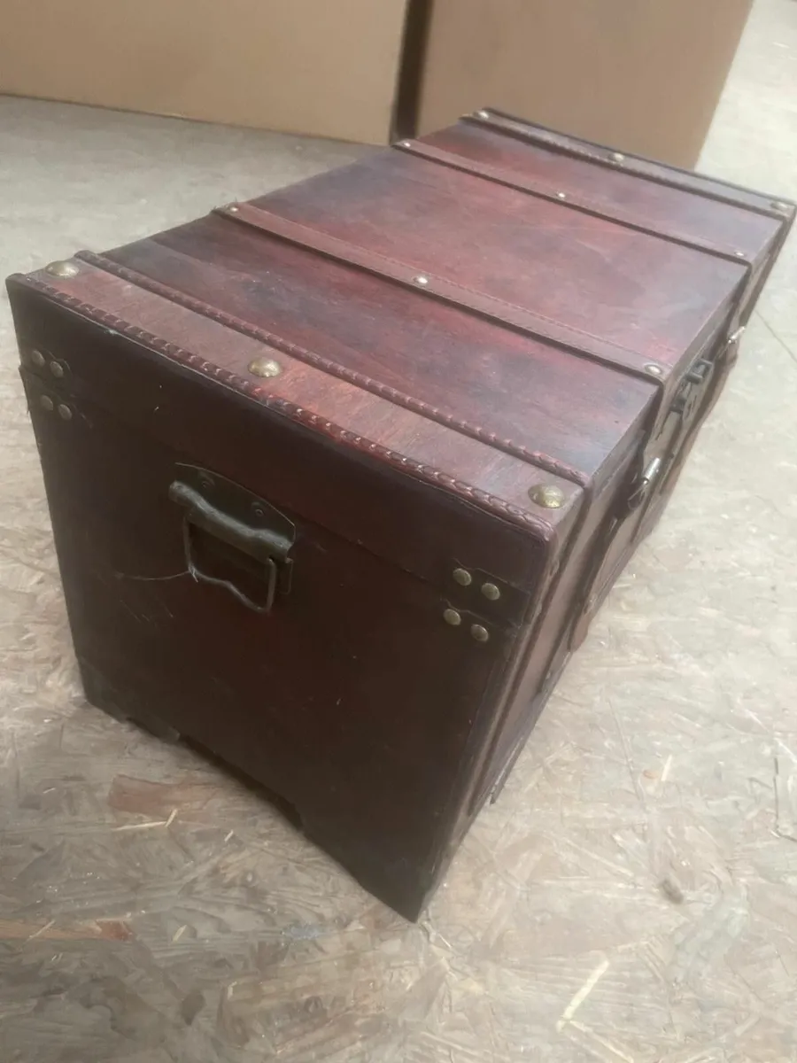 Vintage Chest - Image 1