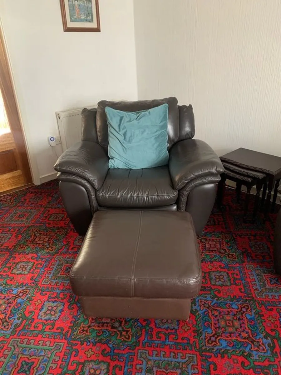 3 Piece Recliner Suite + Footstool - Image 4