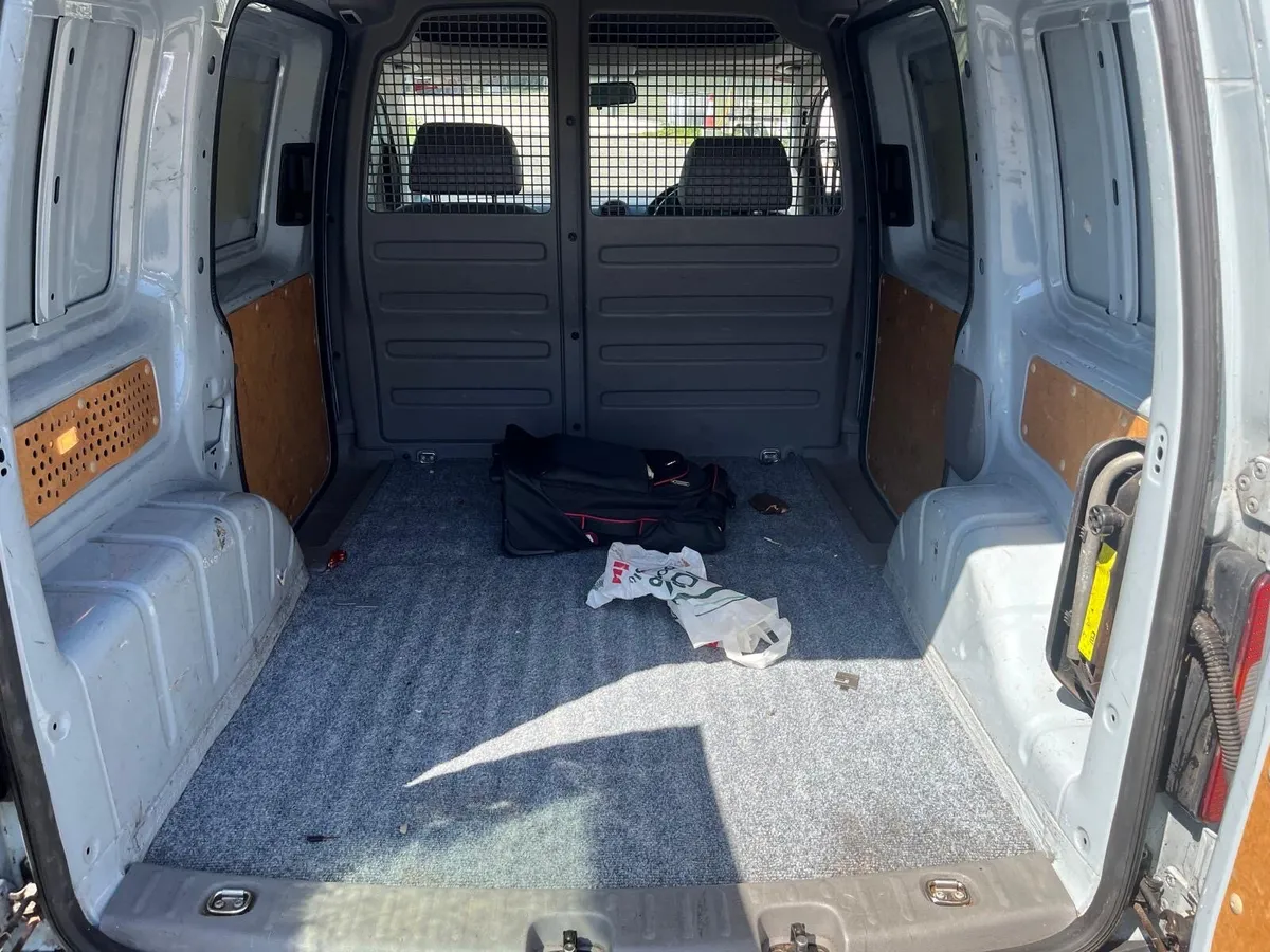 Volkswagen Caddy - Image 4
