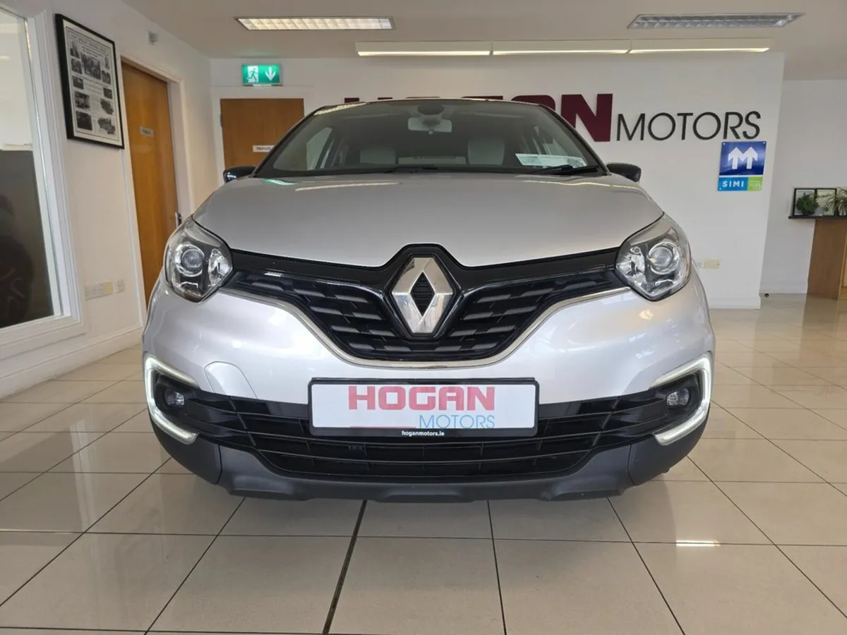 Renault Captur Iconic TCE 5DR H/B - Image 2