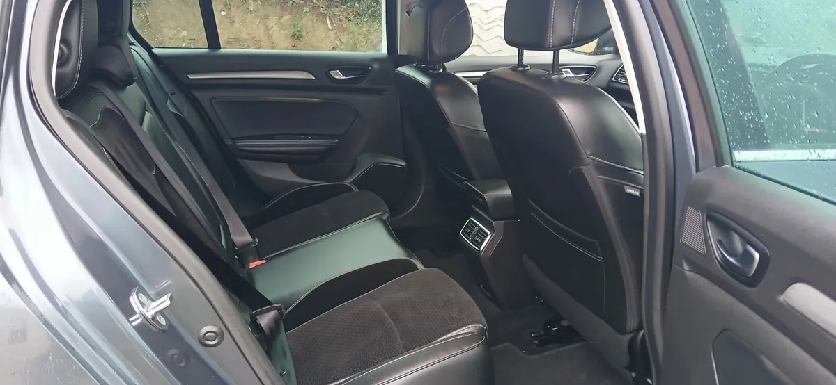 Renault megane sport tourer dynamique 2018 - Image 2