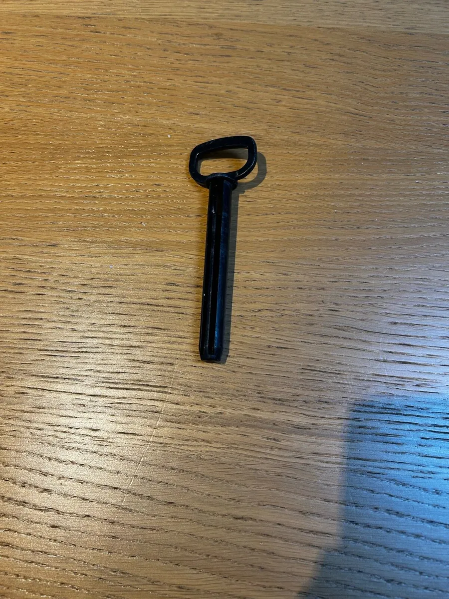Rolly toys hitch pin - Image 2
