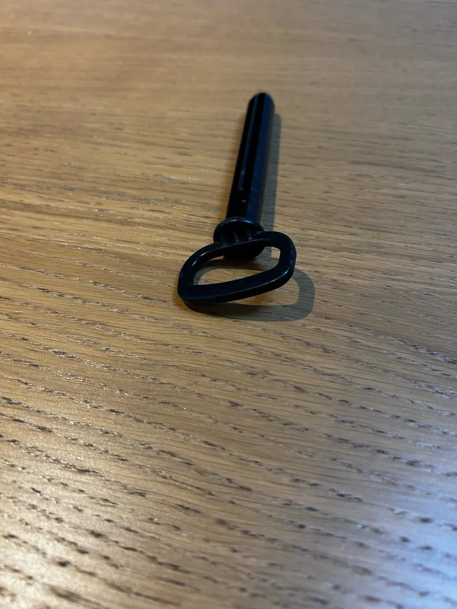 Rolly toys hitch pin - Image 3
