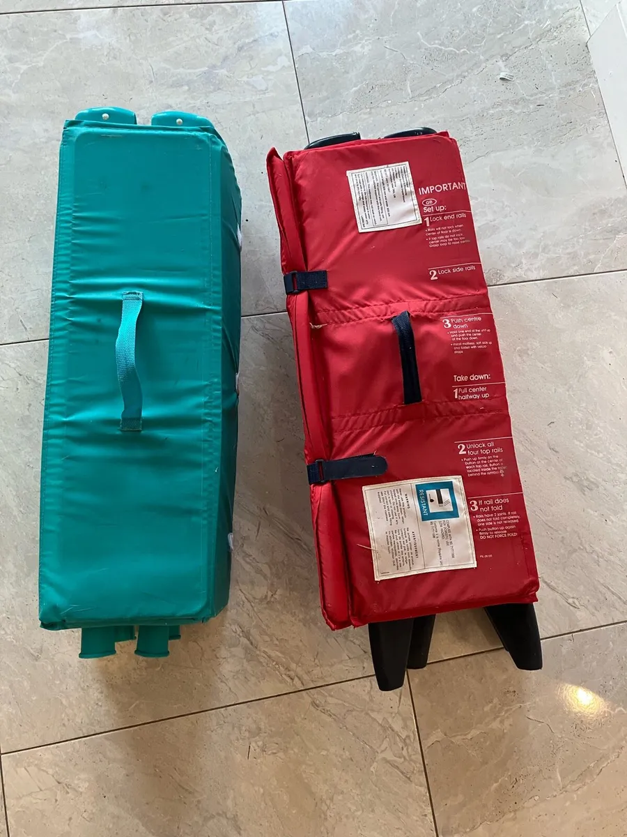 Travel cots - Image 1