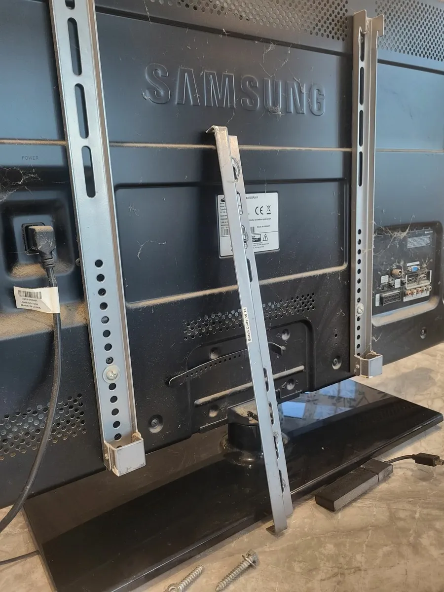 Samsung TV 42inch - Image 2