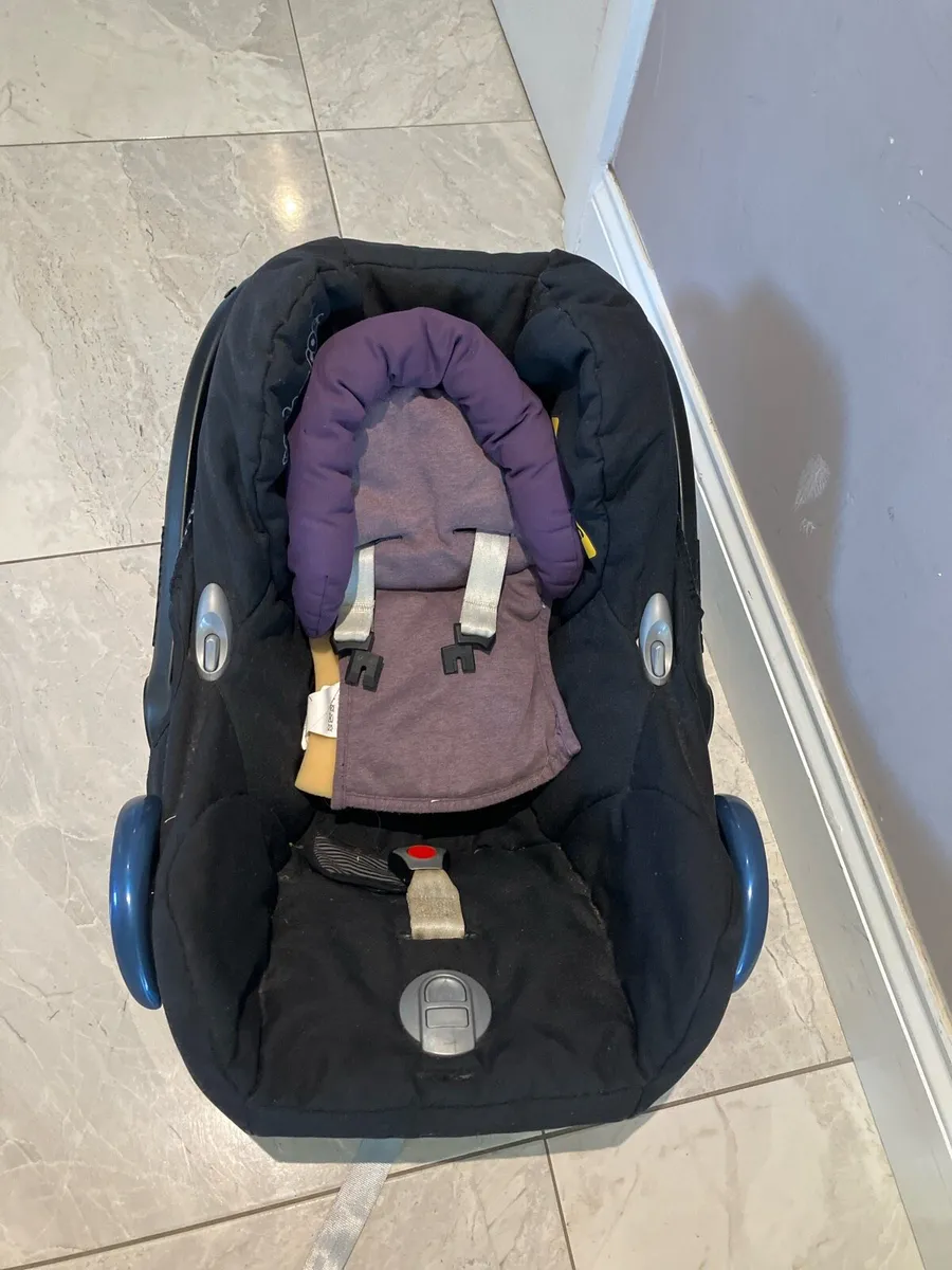Maxi cosi car seat - Image 1