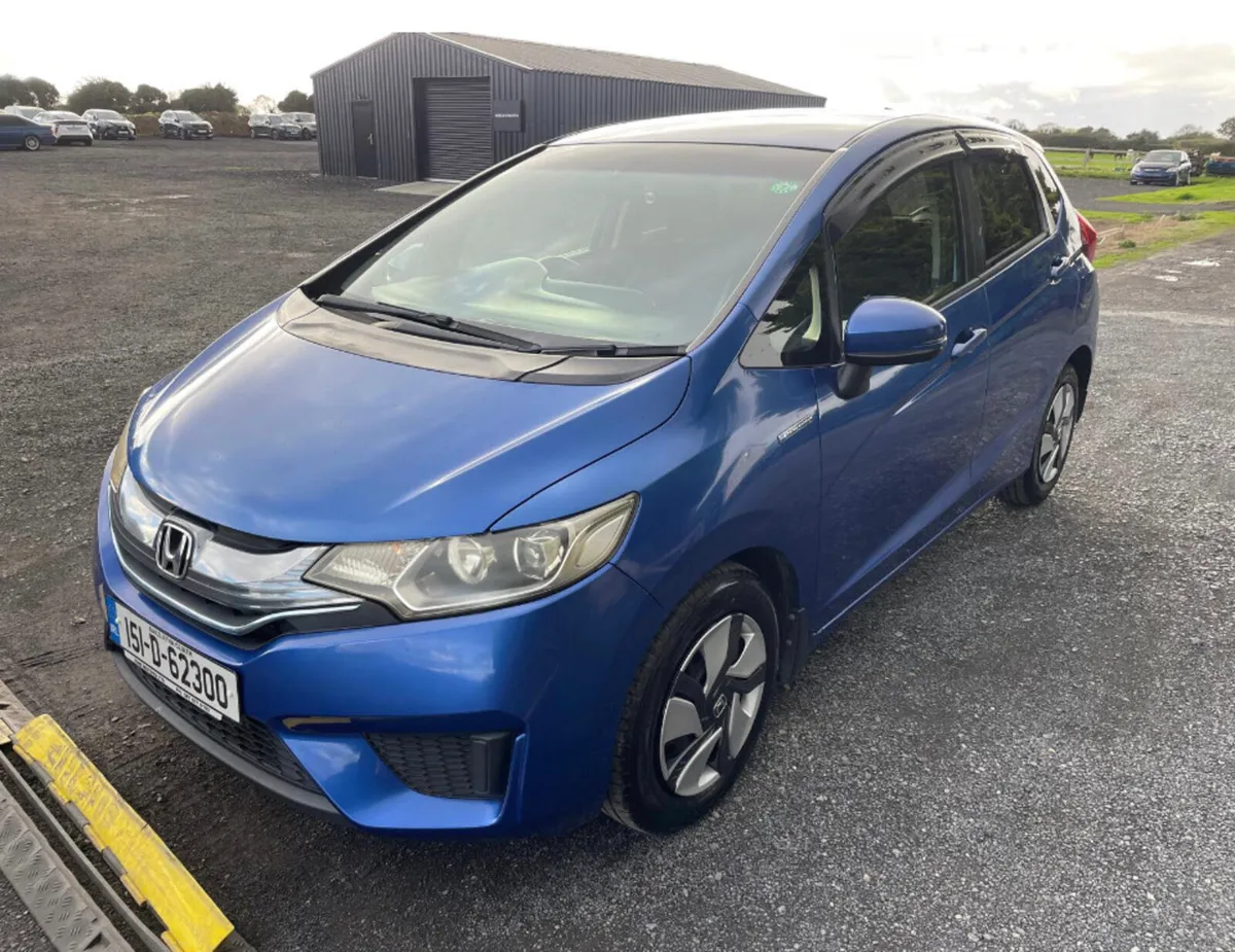 Honda Fit Hybrid Automatic - Image 3
