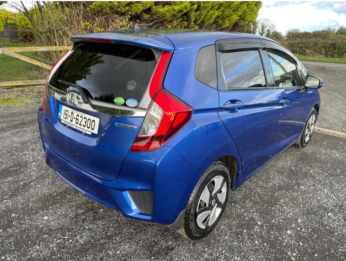 Honda Fit Hybrid Automatic - Image 4