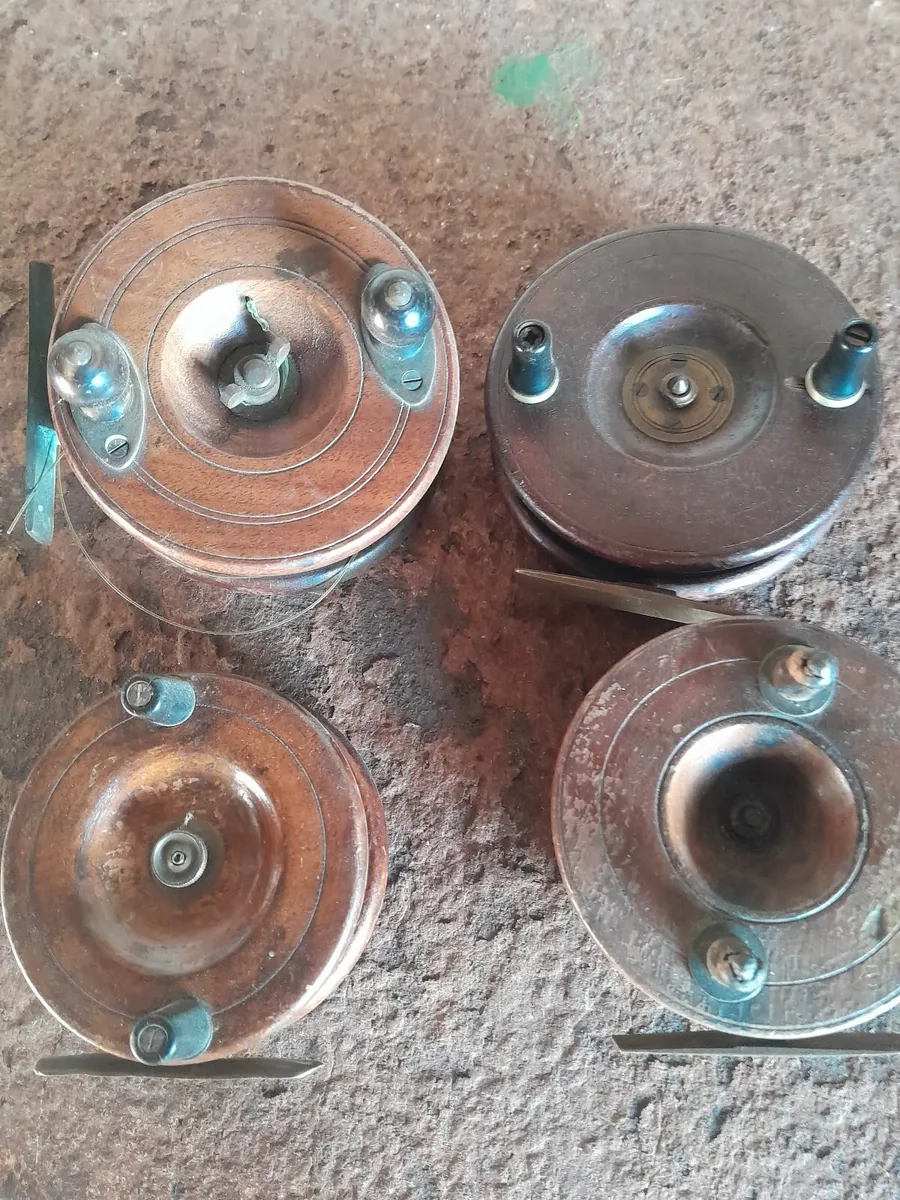 Four vintage wooden fishing reels - Image 3