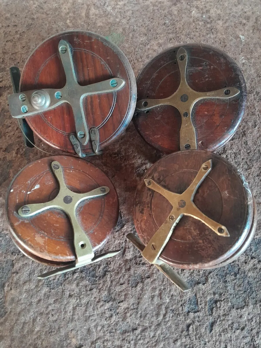 Four vintage wooden fishing reels - Image 4