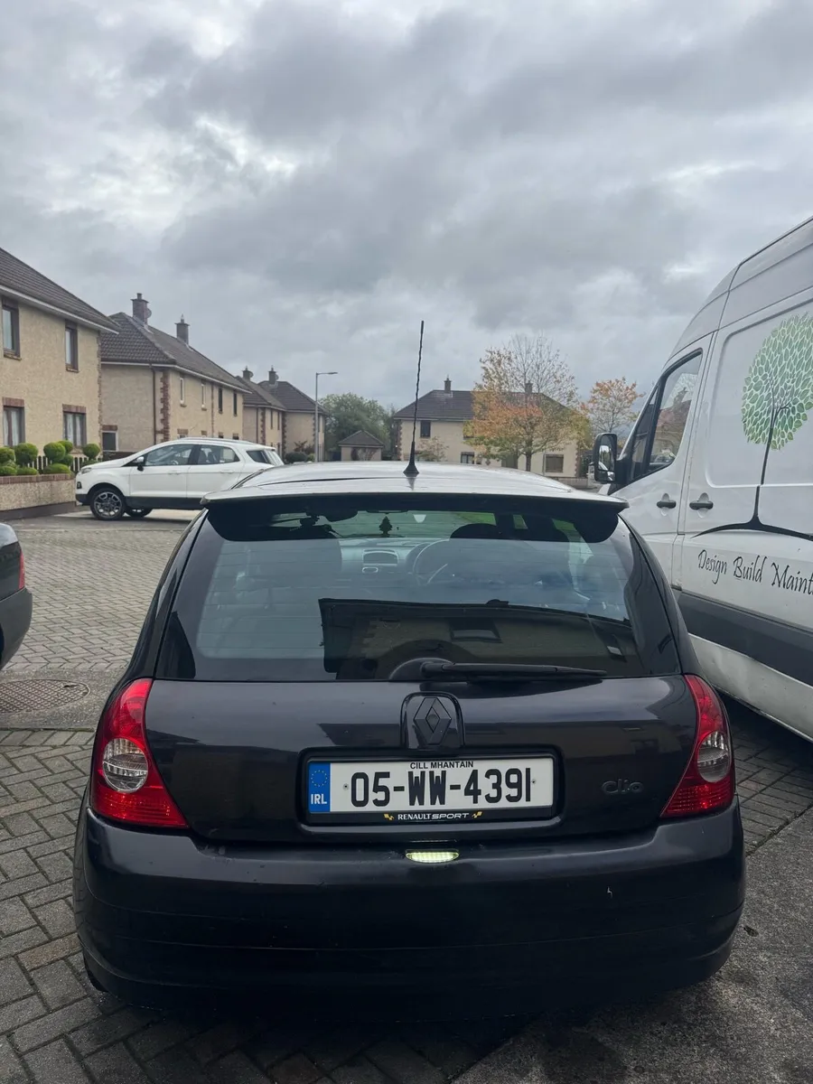 Renault Clio - Image 2
