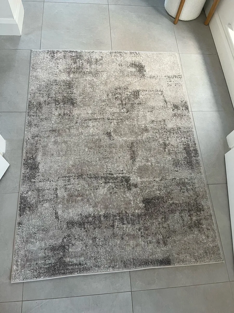Grey Rug - Image 1