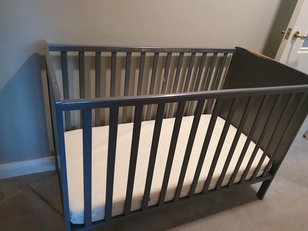 Baby Elegance grey cot - Image 2