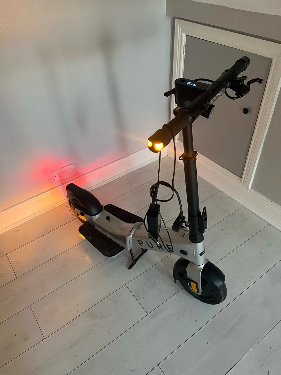 Electric scooter - Image 4