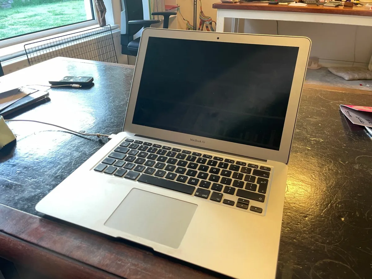 laptop - Image 3