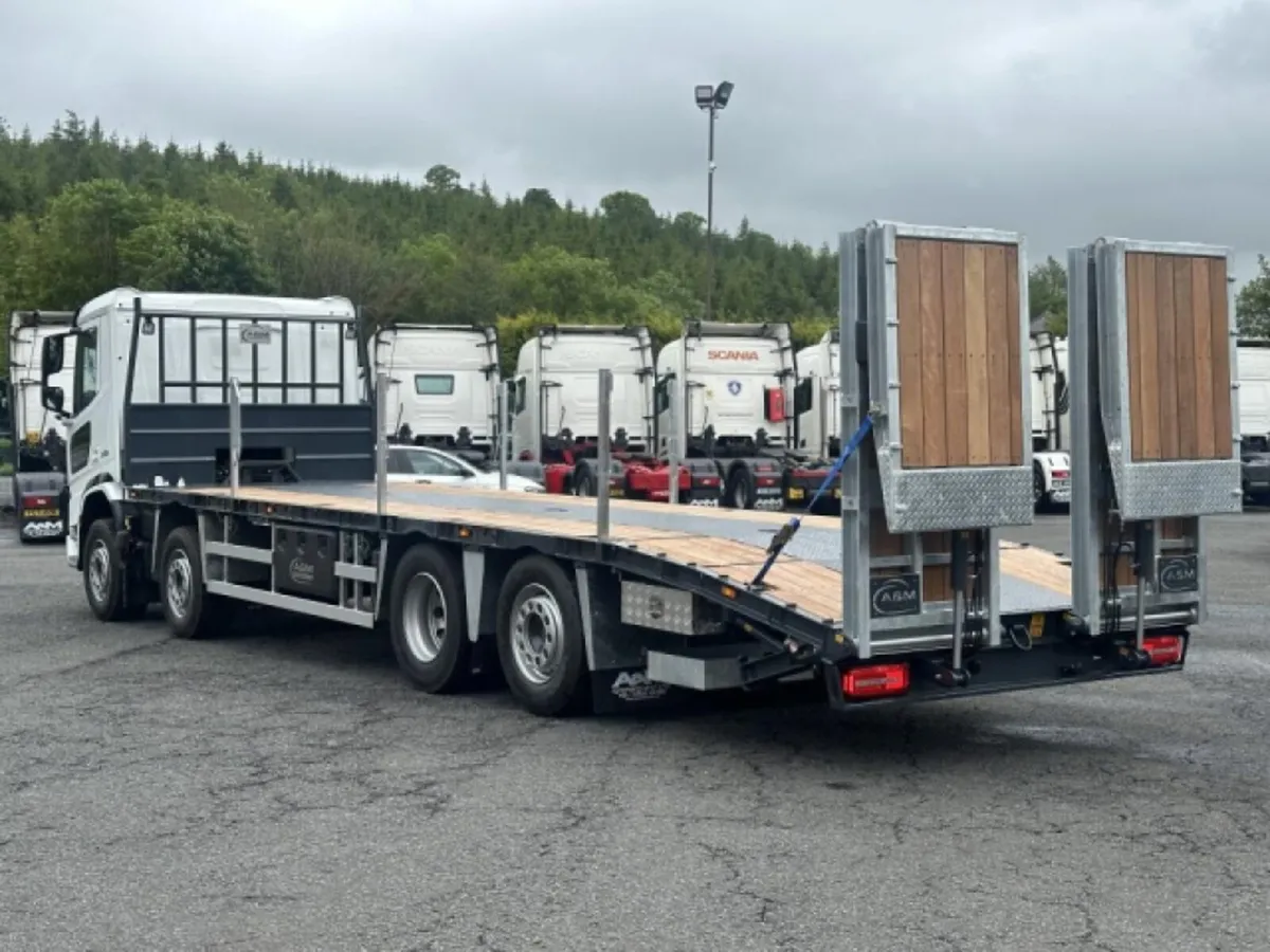 2025 DAF XD 450 BEAVERTAIL 32 TONNE 8X2 - Image 4