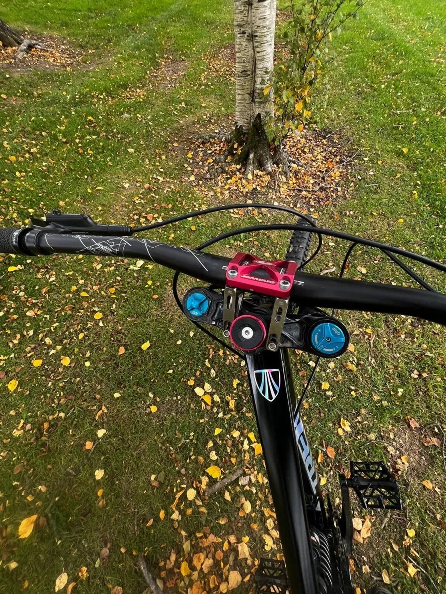 Downhill bike - Image 4
