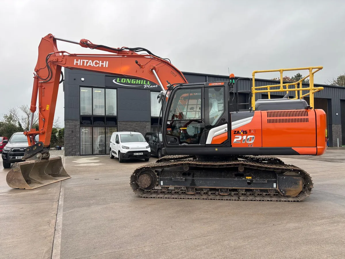 Hitachi ZX210 LC N-7 - Image 1