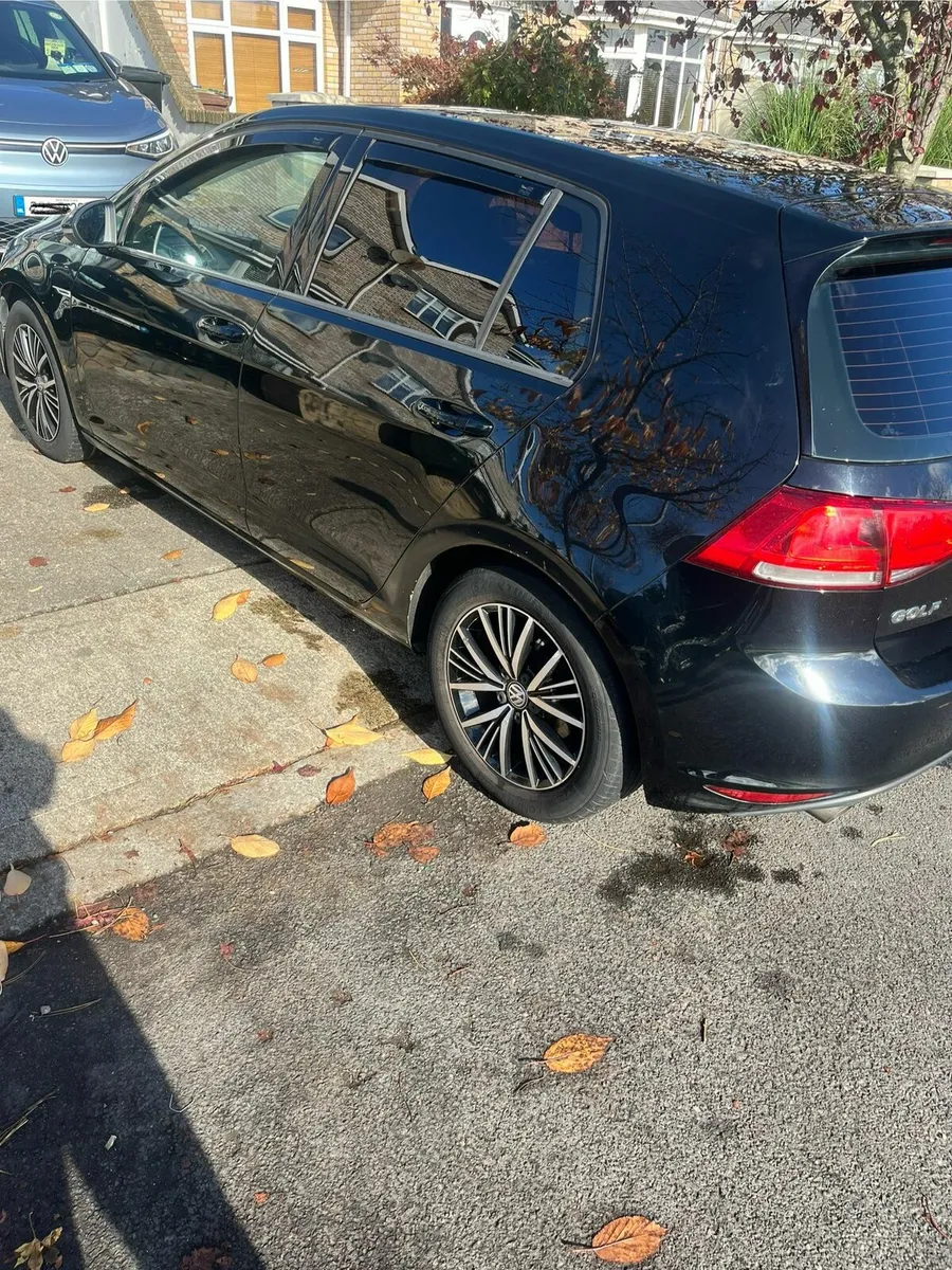 2015 Volkswagen Golf TDI - Image 3