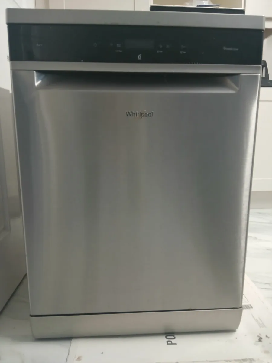 Fridge freezer and dishwasher - Image 1