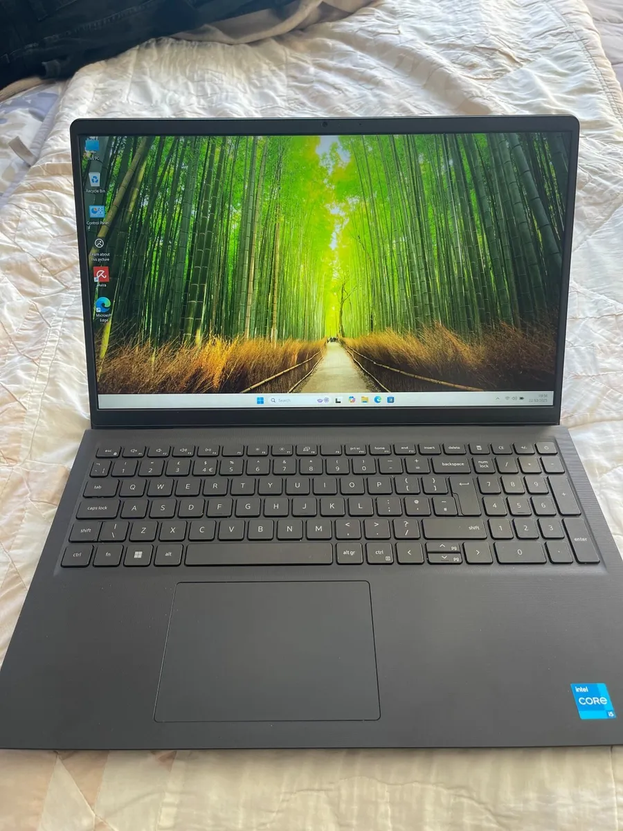 Dell Vosto 3520 -12th Gen  i5-16GB-2xSSD - Image 1