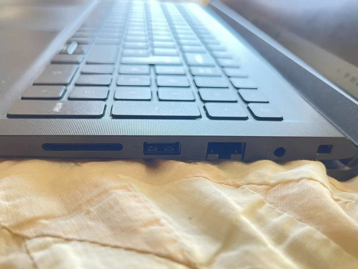 Dell Vosto 3520 -12th Gen  i5-16GB-2xSSD - Image 3