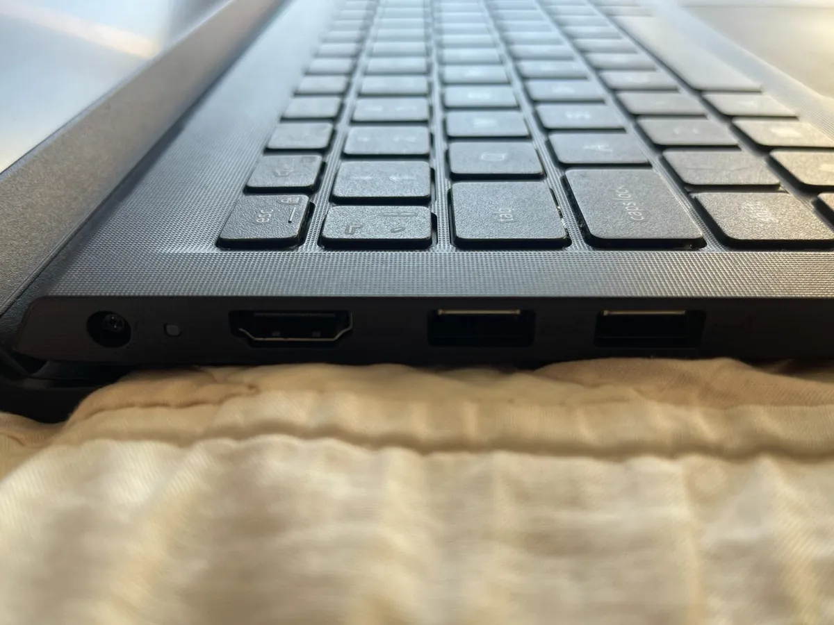 Dell Vosto 3520 -12th Gen  i5-16GB-2xSSD - Image 2