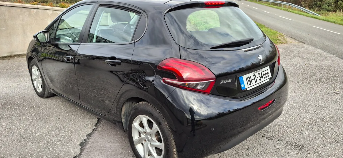 Peugeot 208 1.2 - Image 3