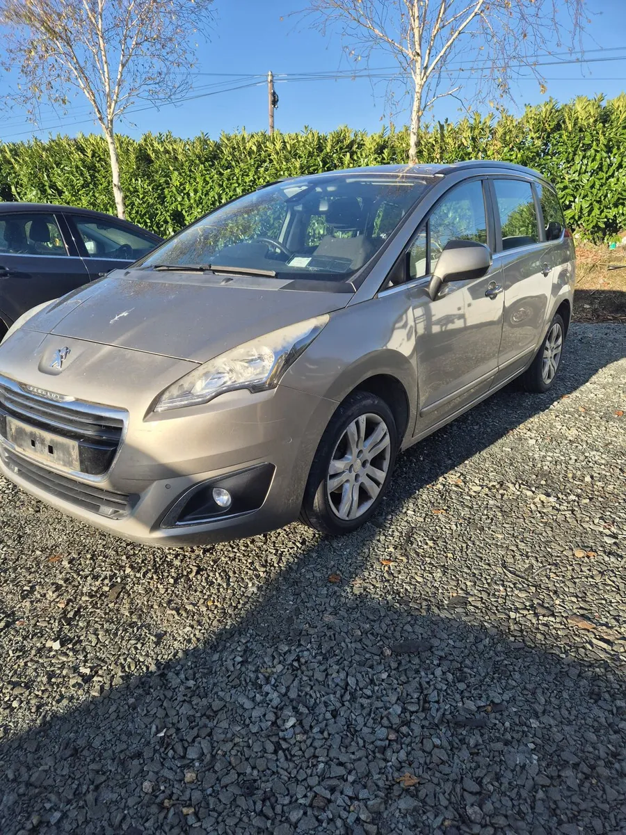 Peugeot 5008 - Breaking only - Image 1