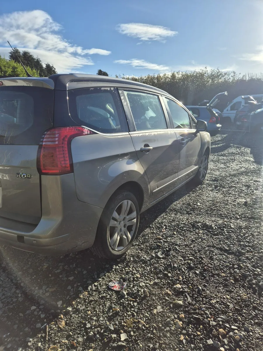 Peugeot 5008 - Breaking only - Image 3