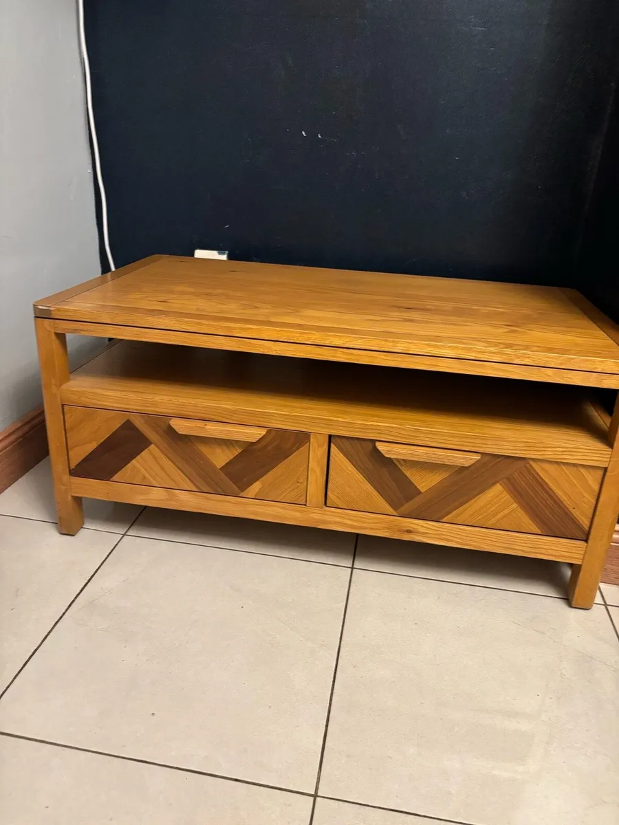 Sitting room table and side table - Image 2