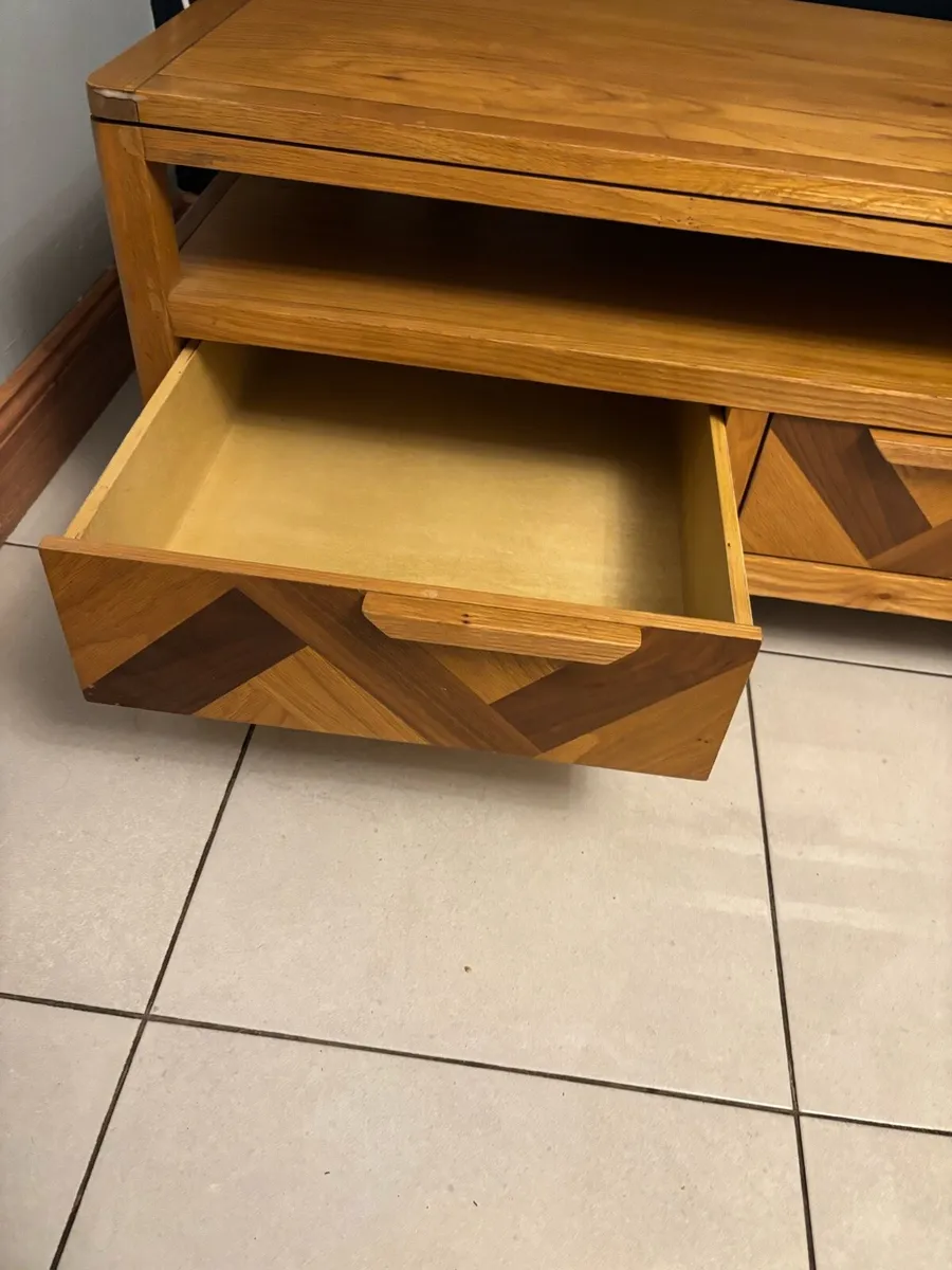 Sitting room table and side table - Image 4