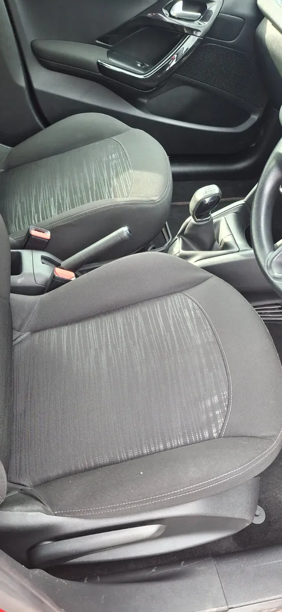 Peugeot 208 2013 - Image 4