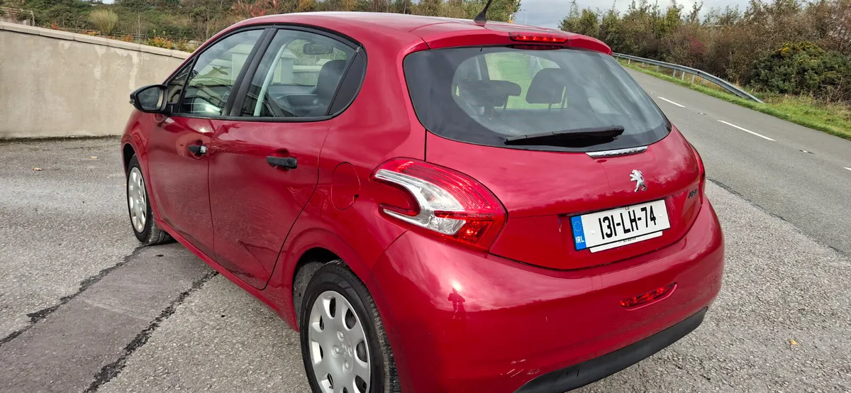 Peugeot 208 2013 - Image 2