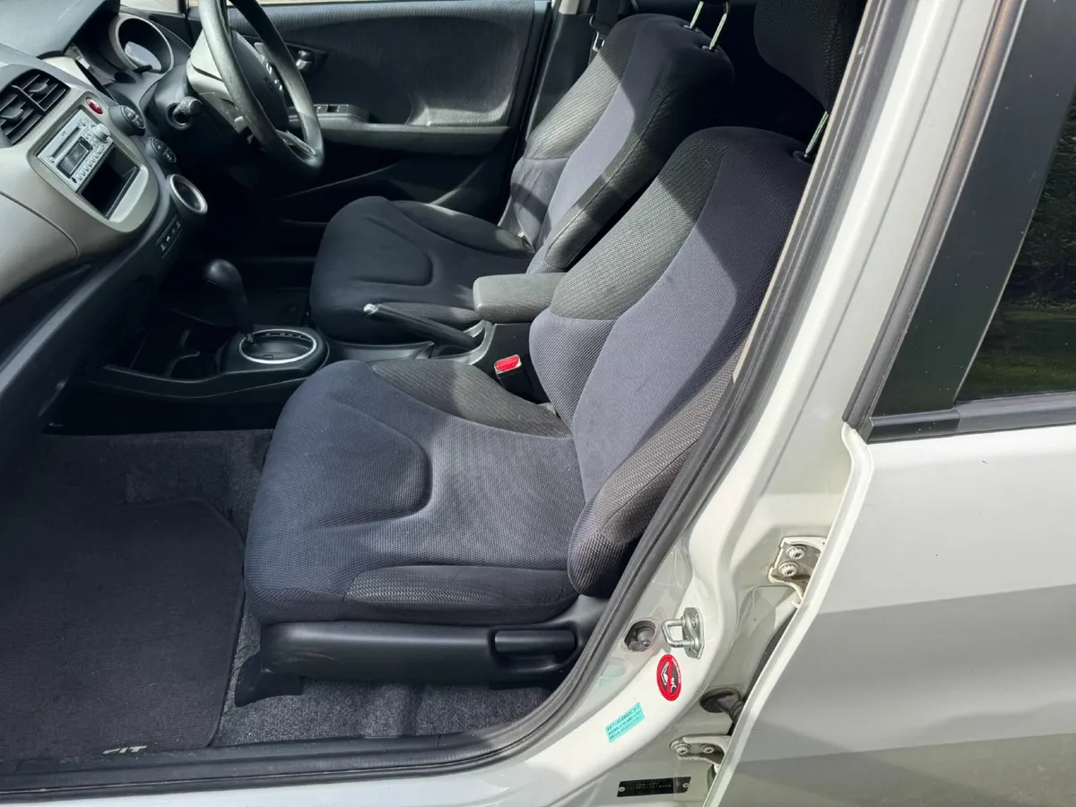 Honda Fit / Hybrid 2010 - Image 1