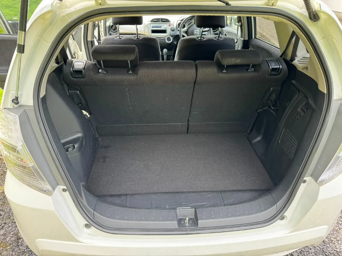 Honda Fit / Hybrid 2010 - Image 3