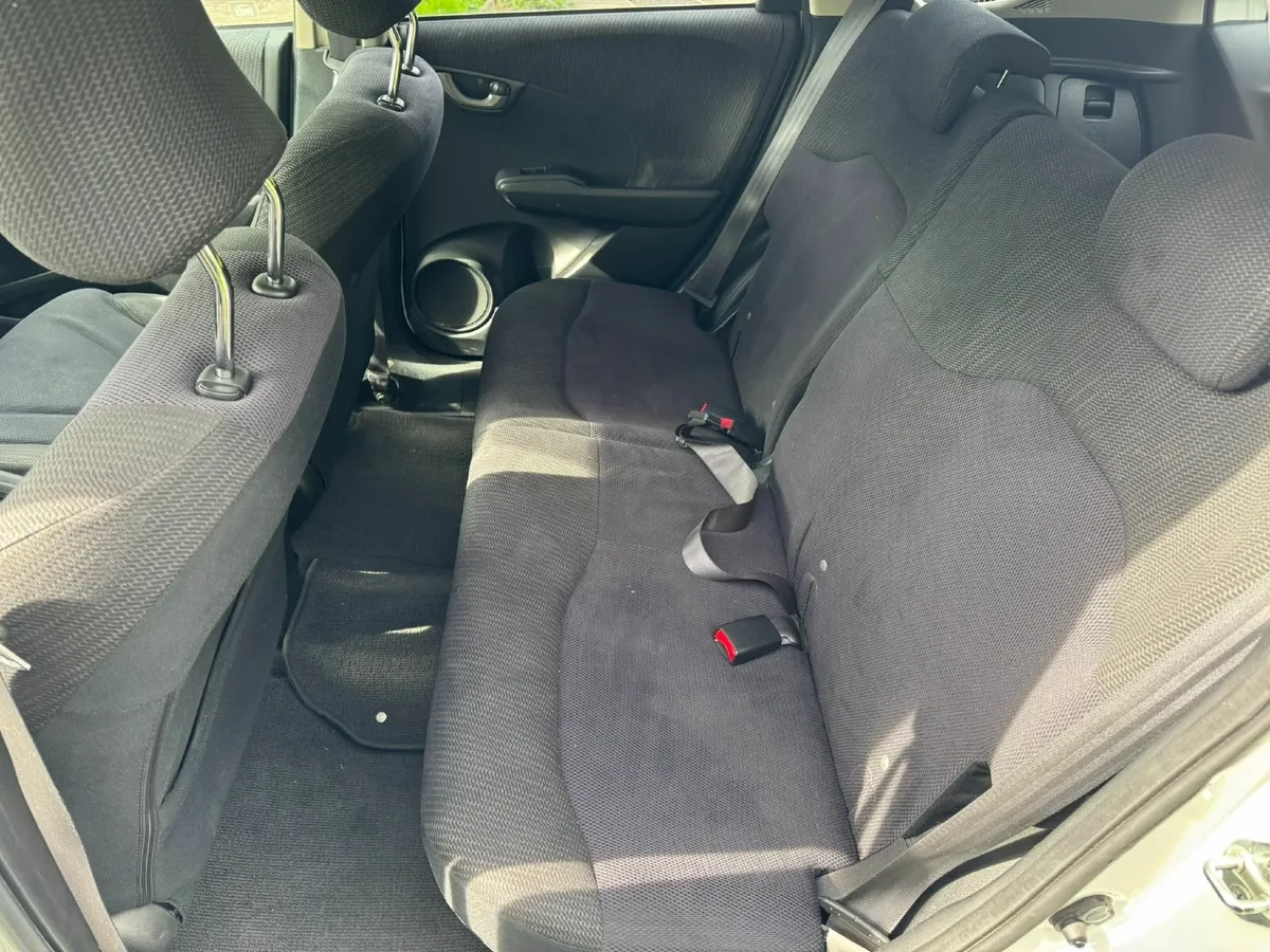 Honda Fit / Hybrid 2010 - Image 4