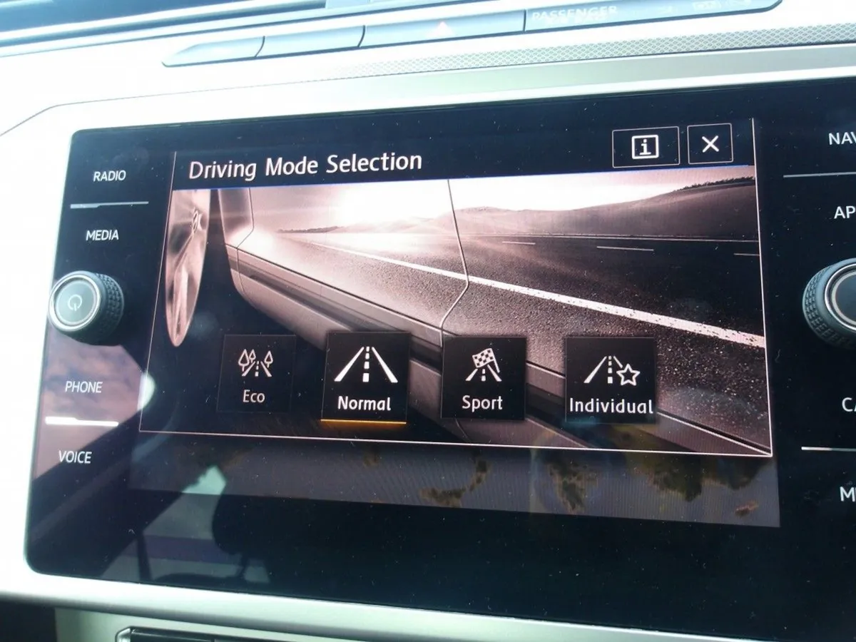 Volkswagen Passat 2.0 TDI 150HP Comfortline - Image 4