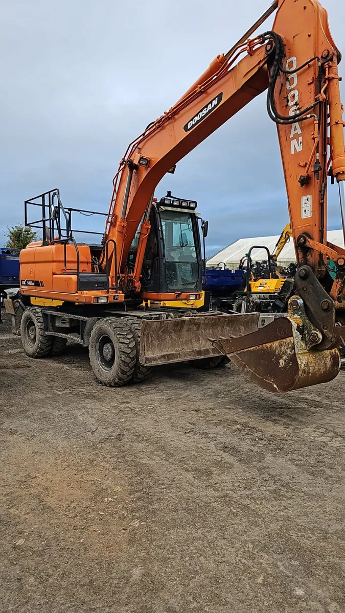 Wheeled Excavator DX140W-3 - Image 1