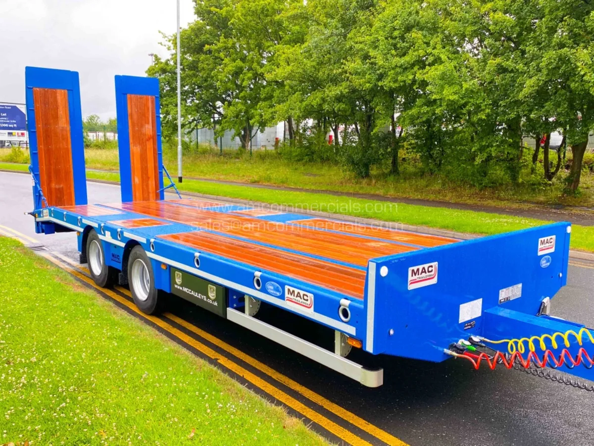 2025 MCCAULEY TANDEM AXLE DRAWBAR LOADER - Image 1