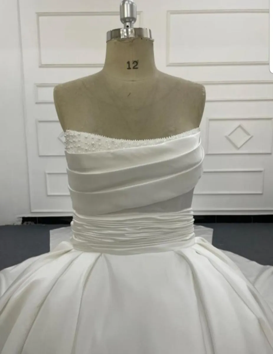 Princess Ballgown wedding dress package - Image 1