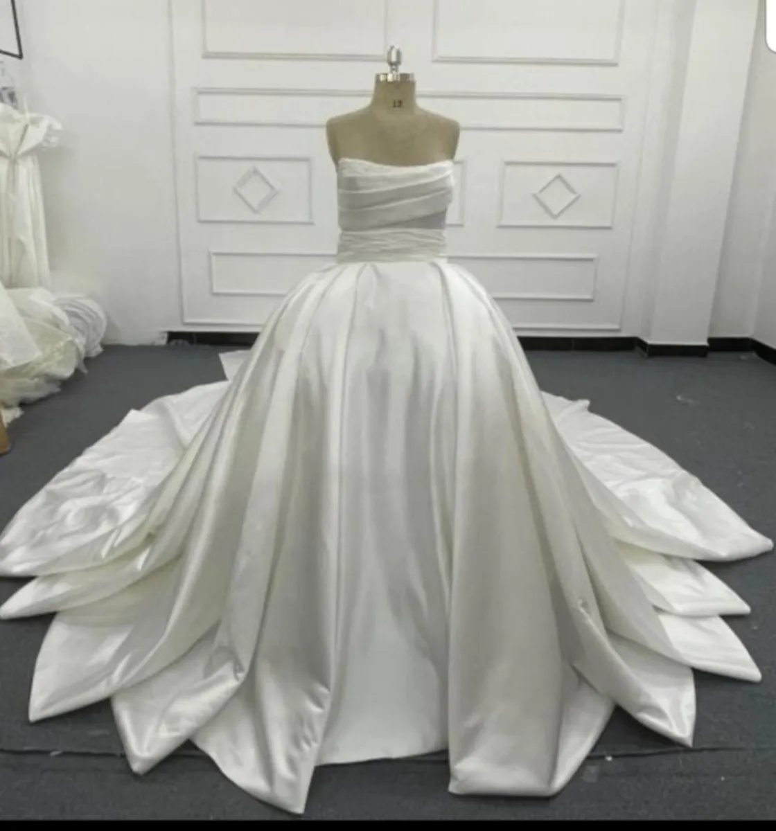 Princess Ballgown wedding dress package - Image 3