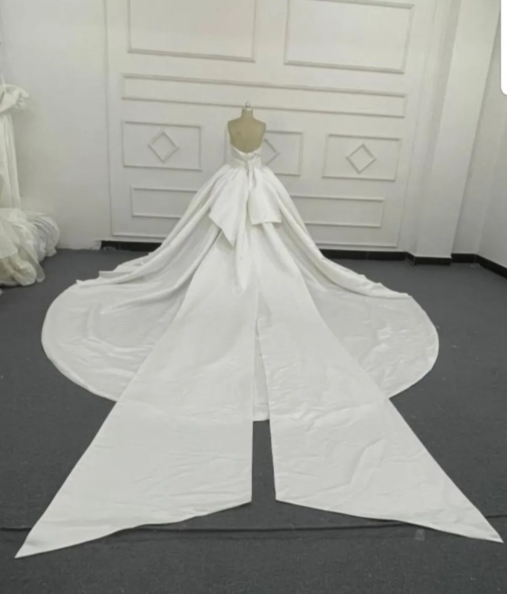 Princess Ballgown wedding dress package - Image 4