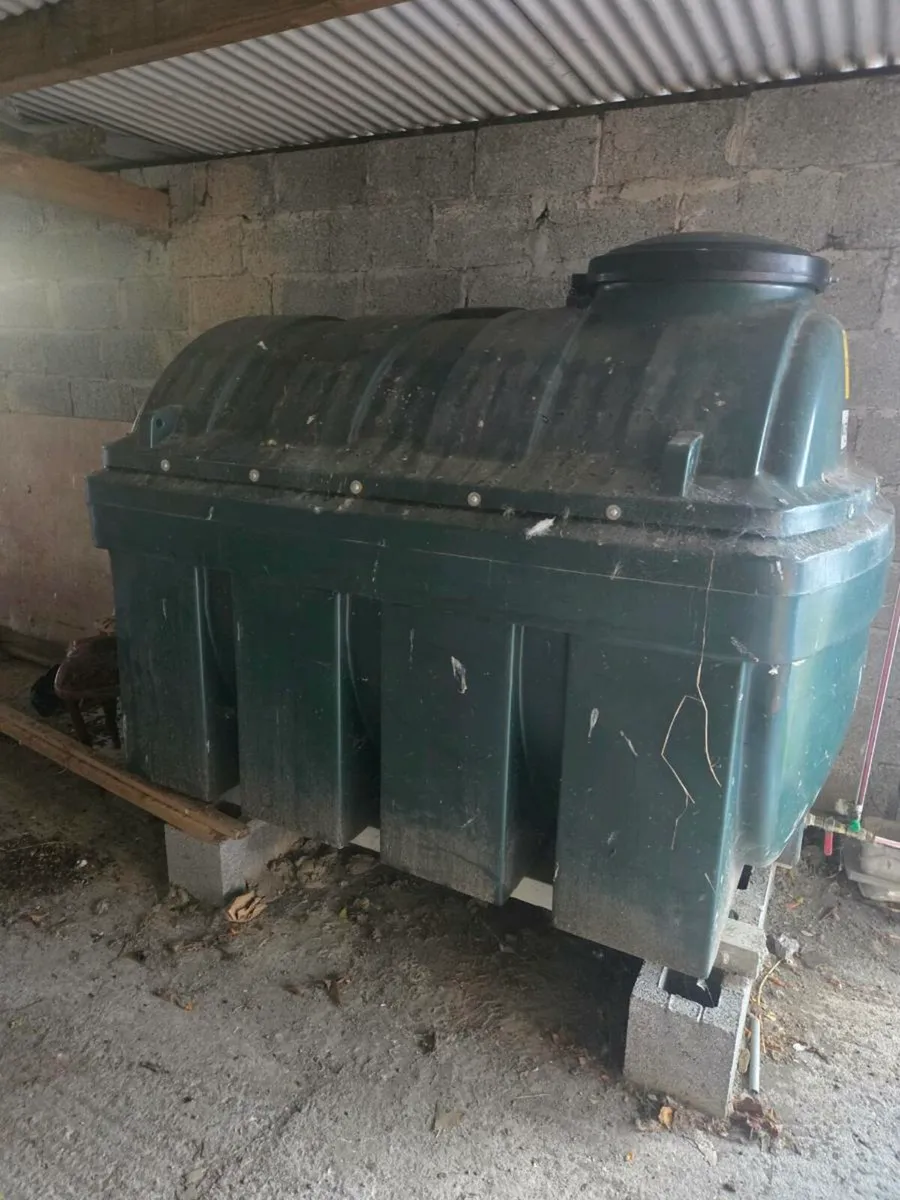 Oil tank - Image 2