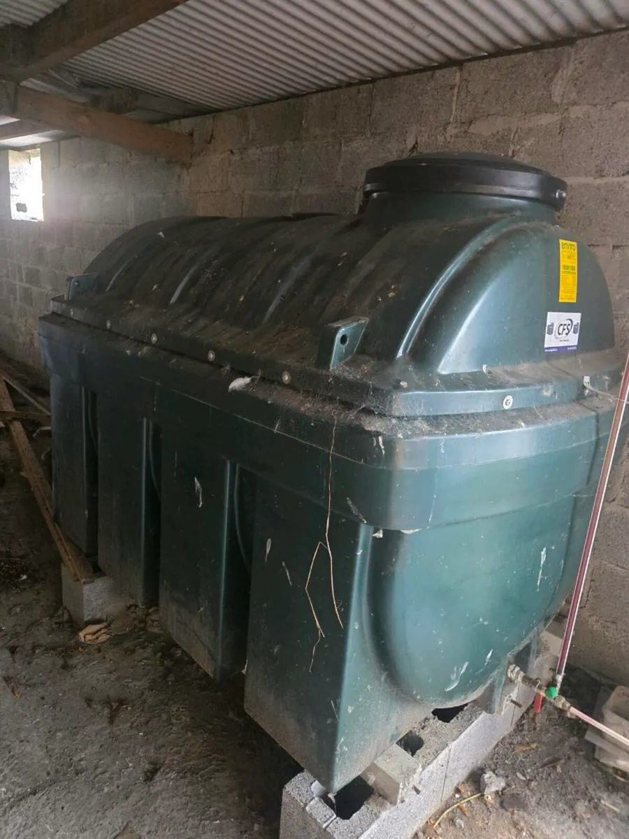 Oil tank - Image 3