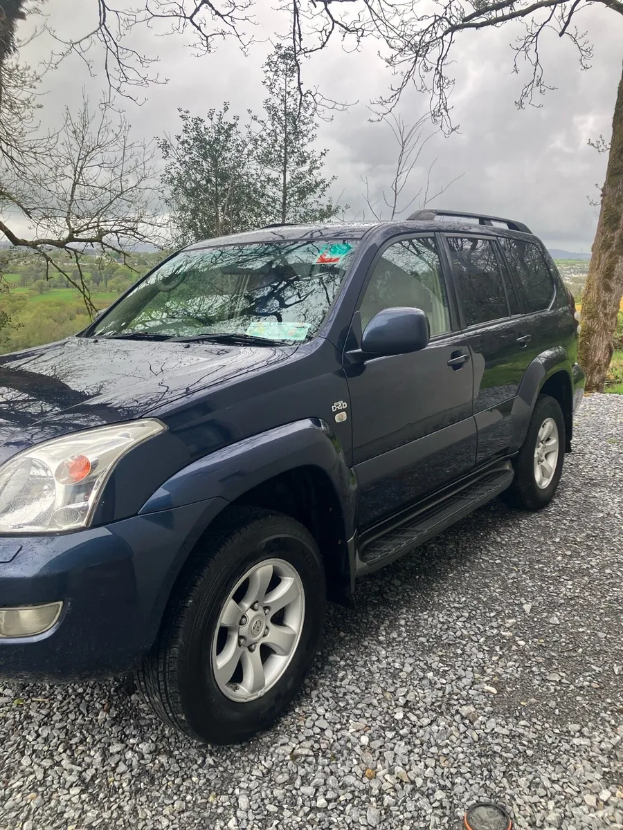 Toyota Landcruiser Crew Cab - Image 1